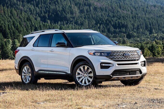 Ford Explorer 2022 là một trong những mẫu xe khan hiếm nhưng bị rơi vào tình trạng ‘bia kèm lạc’ tại Việt Nam. Ảnh Ford