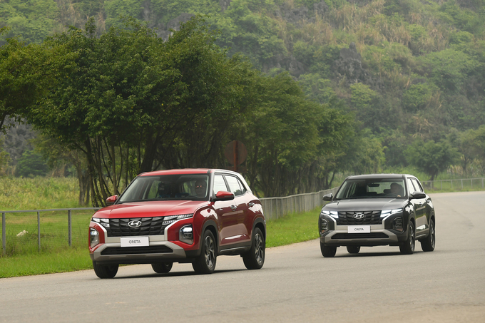 Hyundai Creta tiếp tục phong độ với 1.218 xe bán ra, đứng ở vị trí thứ 2 trong tháng.
