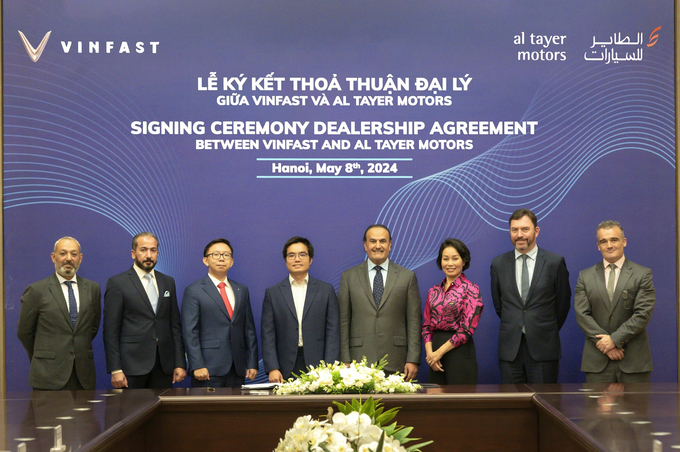 Các cửa hàng đầu tiên của đại lý này sẽ khai trương ngay trong năm 2024 và bán các mẫu xe điện VinFast VF 6, VF 7, VF 8, và VF 9 khi các mẫu xe này ra mắt thị trường.