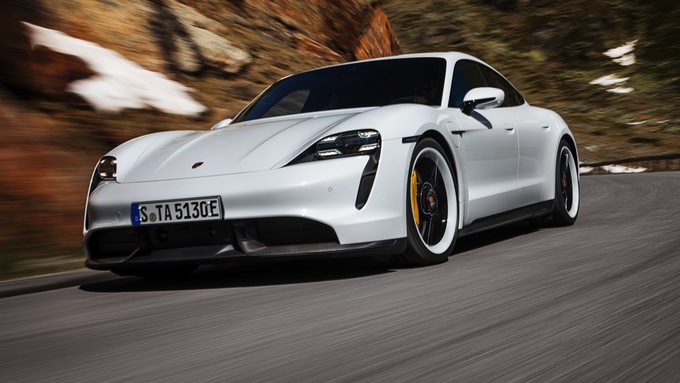 Porsche_Taycan_Turbo_S-01