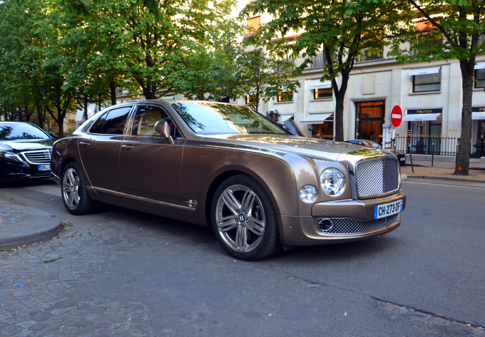Bentley Mulsanne 2015 được chào bán tại Việt Nam với giá 15 tỷ 500 triệu đồng