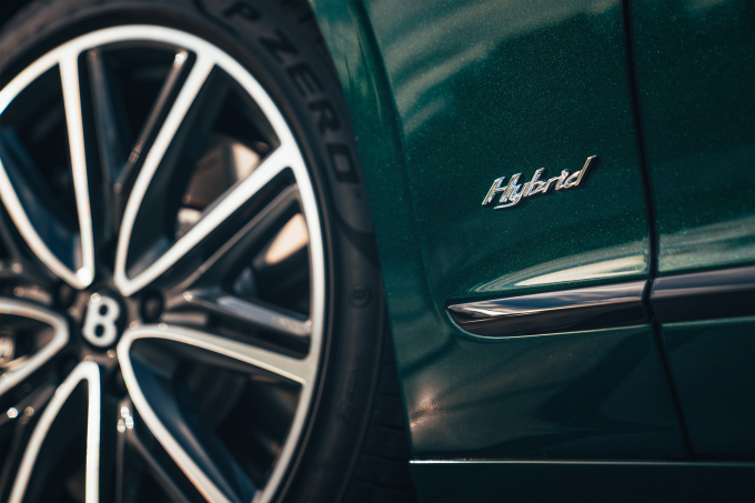 Dòng xe Flying Spur plug-in hybrid (PHEV) dự kiến được ra mắt vào năm 2025