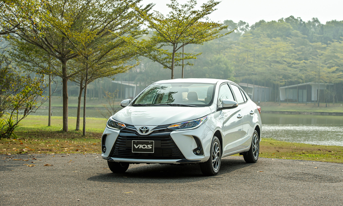 Xe ô tô tầm trung như Toyota