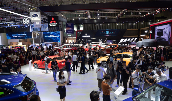 Sáng 26/10, Triển lãm ô tô Việt Nam (Vietnam Motor Show - VMS) năm 2022 chính thức được mở màn tại Trung tâm Hội chợ và Triển lãm Sài Gòn (SECC), TP.HCM. Đây là triển lãm ô tô lớn nhất Việt Nam được tổ chức thường niên nhưng đã phải hoãn 2 năm gần đây do dịch bệnh Covid-19.