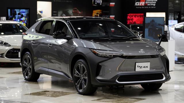 trieu-hoi-suv-bz4x-autonews