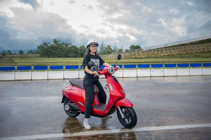 Evo200 Lite có tốc độ tối đa giới hạn ở mức 49 km/h (không yêu cầu bằng lái xe)