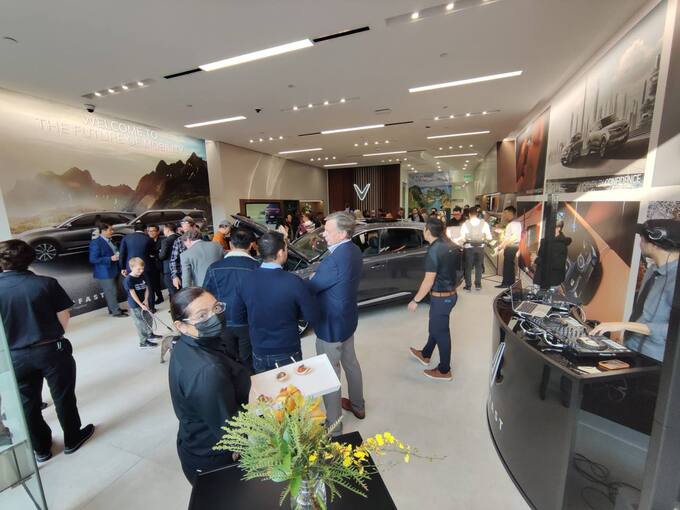VFstoreopen-2