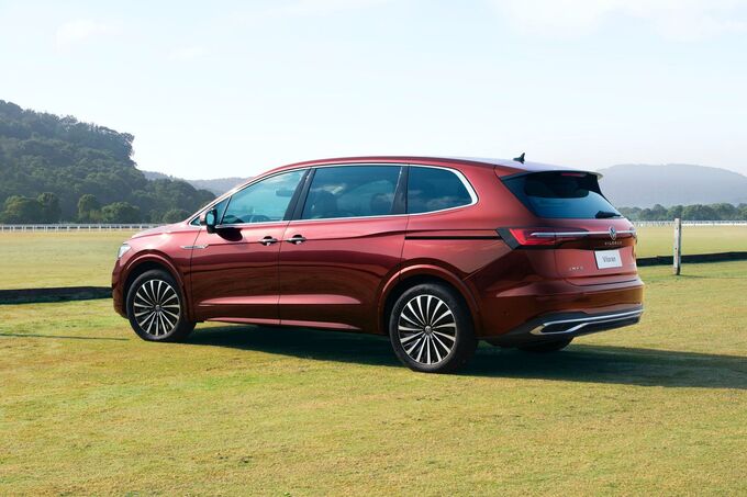 Volkswagen Viloran là mẫu MPV mới ra mắt tại Việt Nam từ tháng 12/2023.