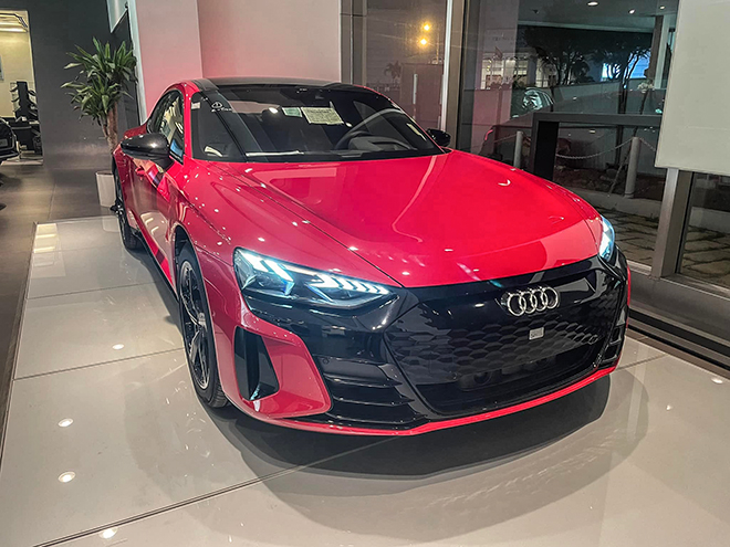 Xe-dien-hang-sang-Audi-E-tron-chinh-hang-co-mat-tai-dai-ly-e--1--1641267473-416-width660height495