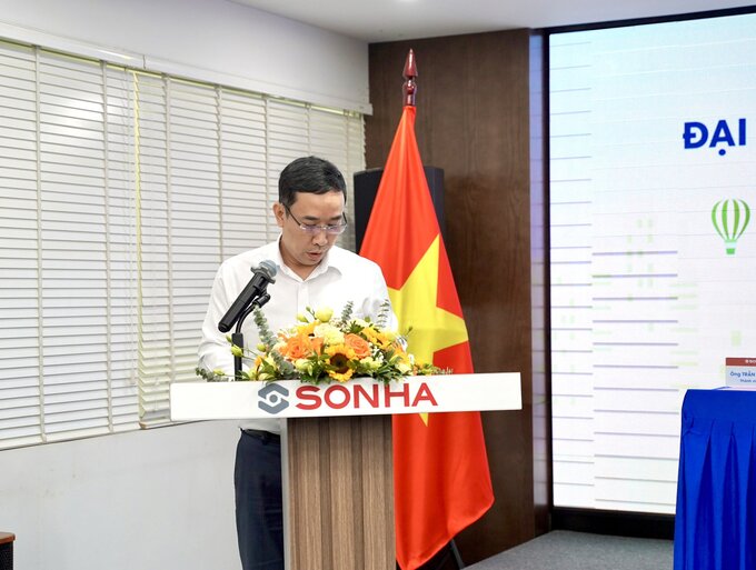 Ông Hoàng Mạnh Tân tiết lộ, Sơn Hà sẽ mở rộng mạng lưới kinh doanh từ nông thôn đến thành thị dựa trên nền tảng hệ thống đại lý sẵn có và phát triển đại lý mới. Việc này không có trở ngại gì bởi 85% người dân Việt Nam đã biết đến và tin tưởng vào thương hiệu công ty. Thậm chí có nhiều đại lý đã trở thành đối tác đầu tư của công ty để đưa dòng xe máy điện đến với khách hàng, thay vì chỉ làm đại lý phân phối,...
