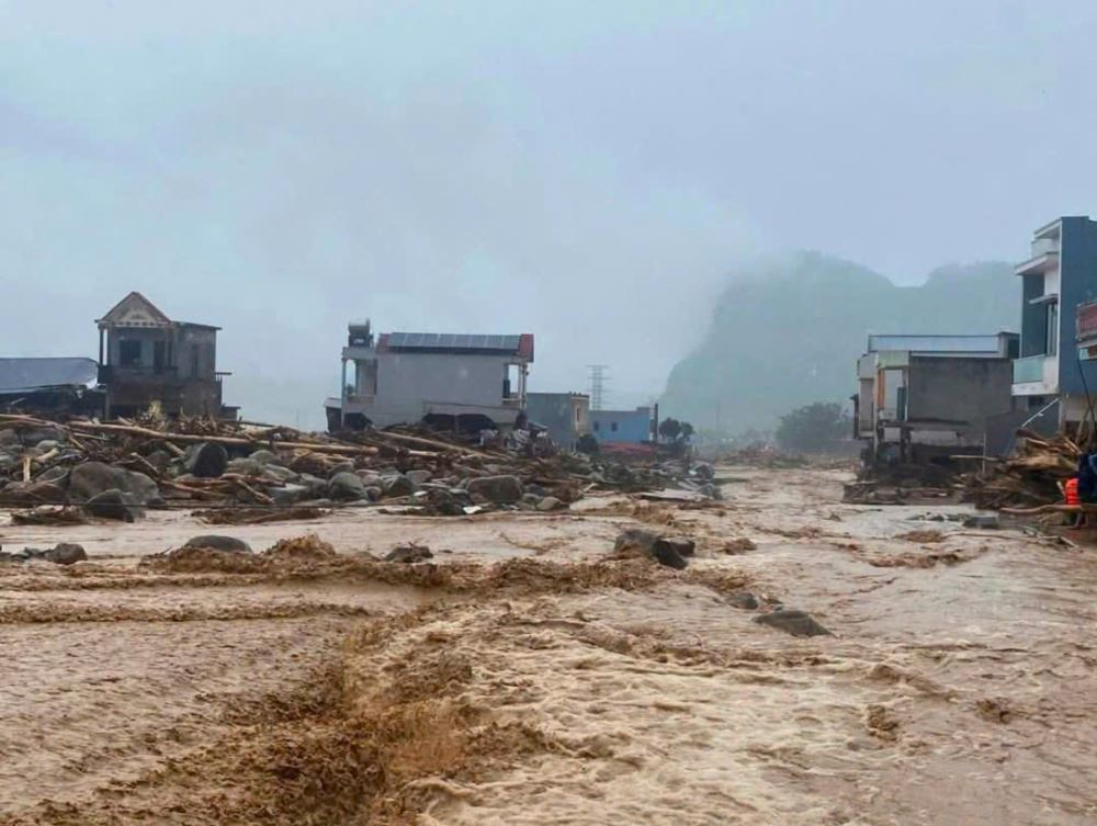 Lai Châu khẩn trương ứng phó mưa lũ, tập trung tìm kiếm người mất tích và khắc phục sạt lở đường