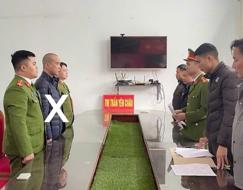 Lái xe Nguyễn Đình Hùng tai cơ quan công an.