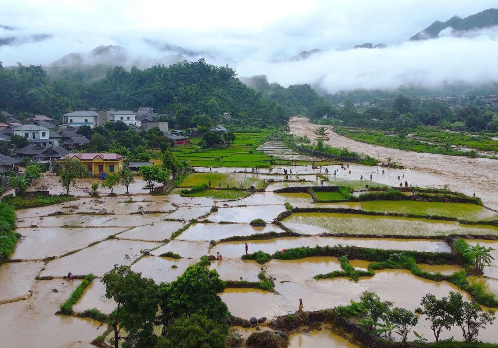 Mưa lũ gây sạt lở, giao thông Sơn La thiệt hại nặng